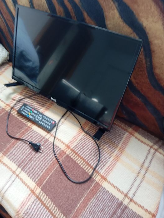 Телевізор рідкокристалічний 24 дюйма.