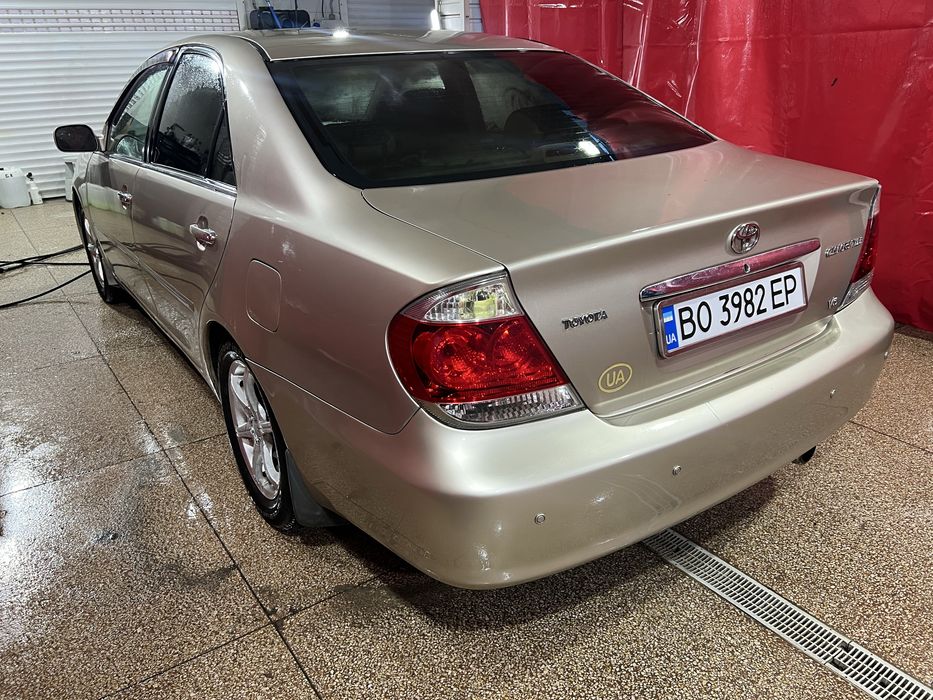 Продам Toyota Camry на газу 3.0 літра