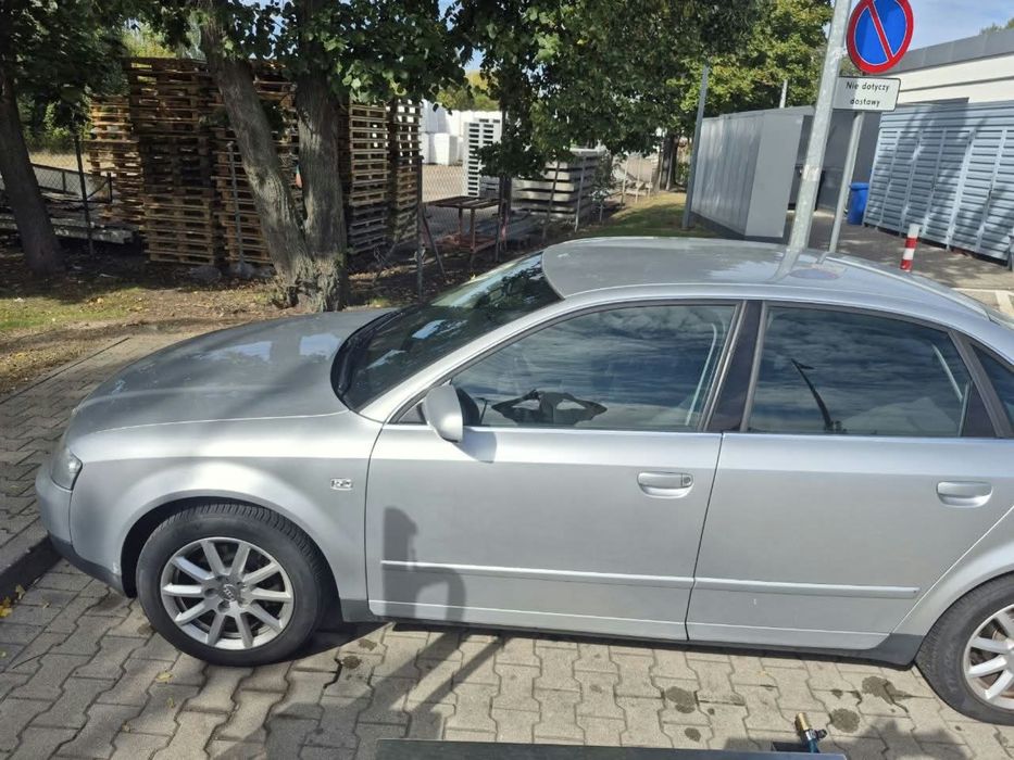 Audi A4 B6 rok 2002 2.0 benzyna