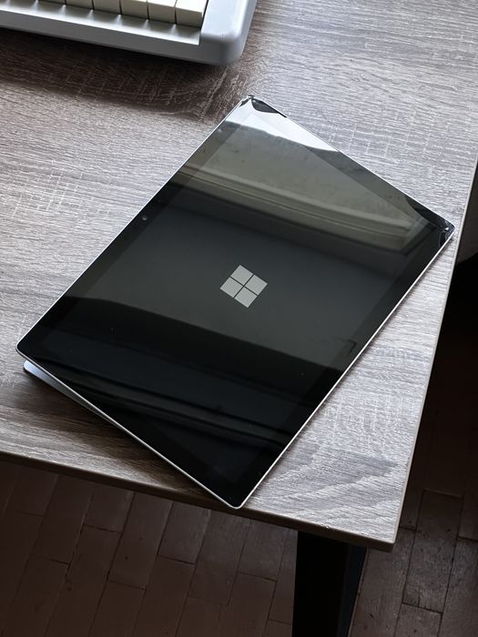 Microsoft surface PRO 5 (4/128Gb)