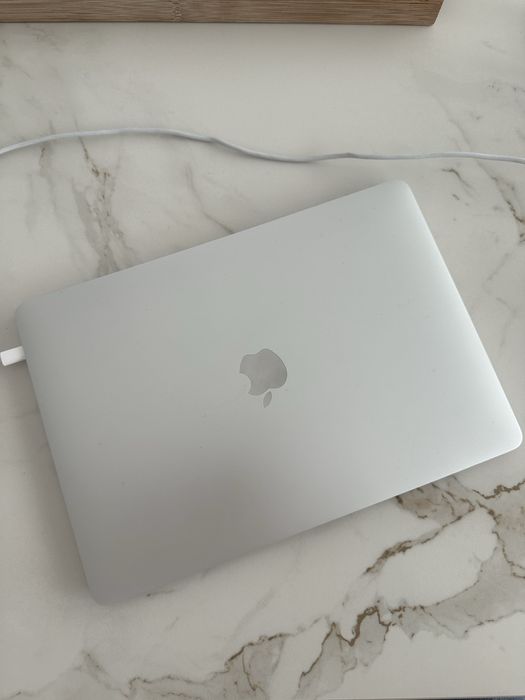 Macbook pro m1 8gb 256gb
