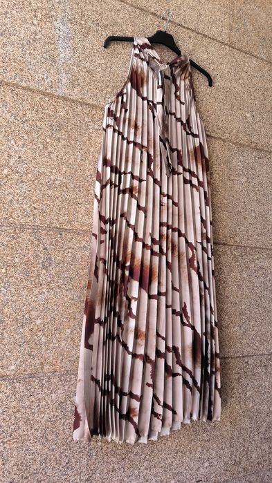 Vestido Comprido Plissado | Tons Castanho/Bege | Novo