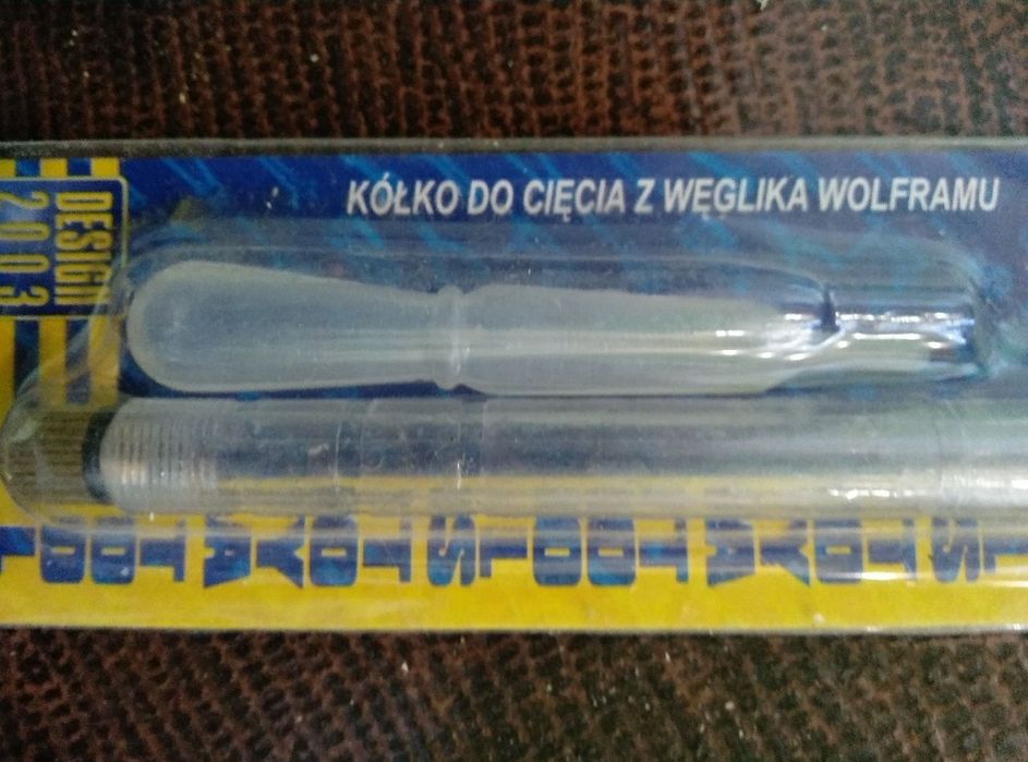 Нож для резки стекла. Стеклорез масляный