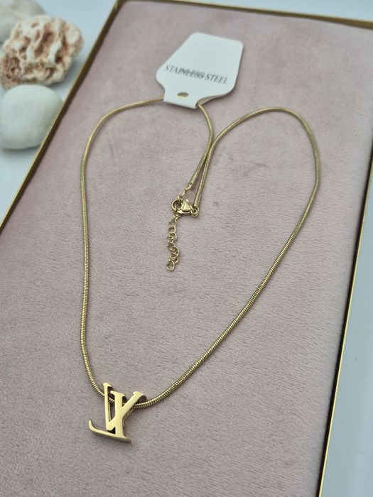 Naszyjnik lv zawieszka 1.5 cm złoty zmijka stal chirurgiczna