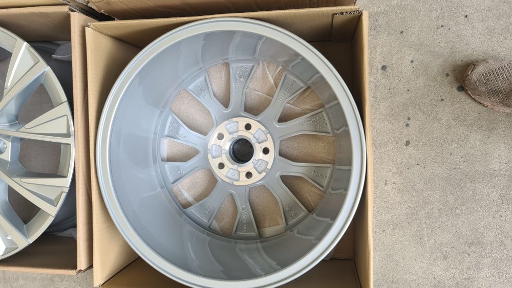 Felgi aluminiowe !Skoda Superb 4 IV Octavia ! Fabrycznie Nowe ! 18 cali ! MONTAŻ !