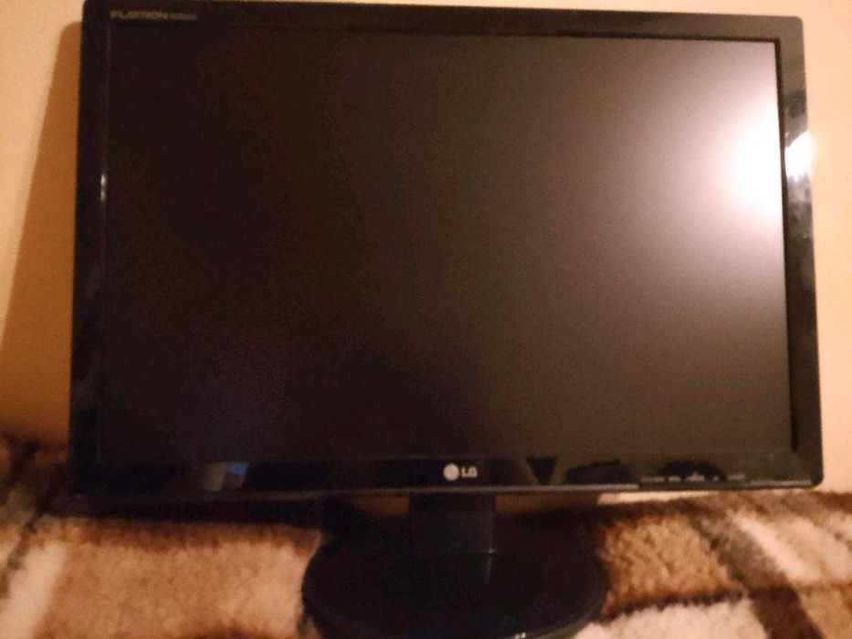 Monitor LCD LG Flatron W2242S-PF 22" używany uszkodzony niedziałający