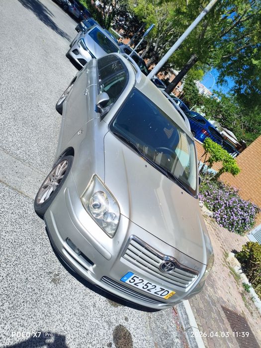 Toyota avensy 2004