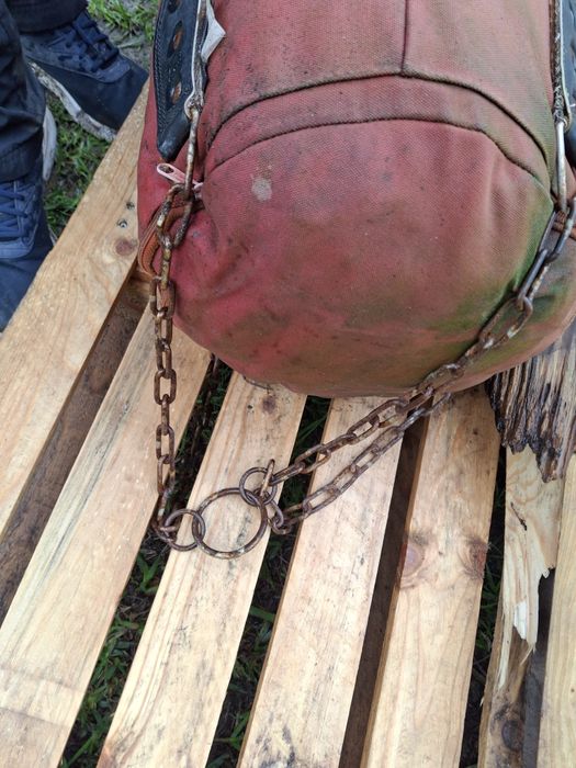 Saco de boxe 1metro por 30 de largura [+-]