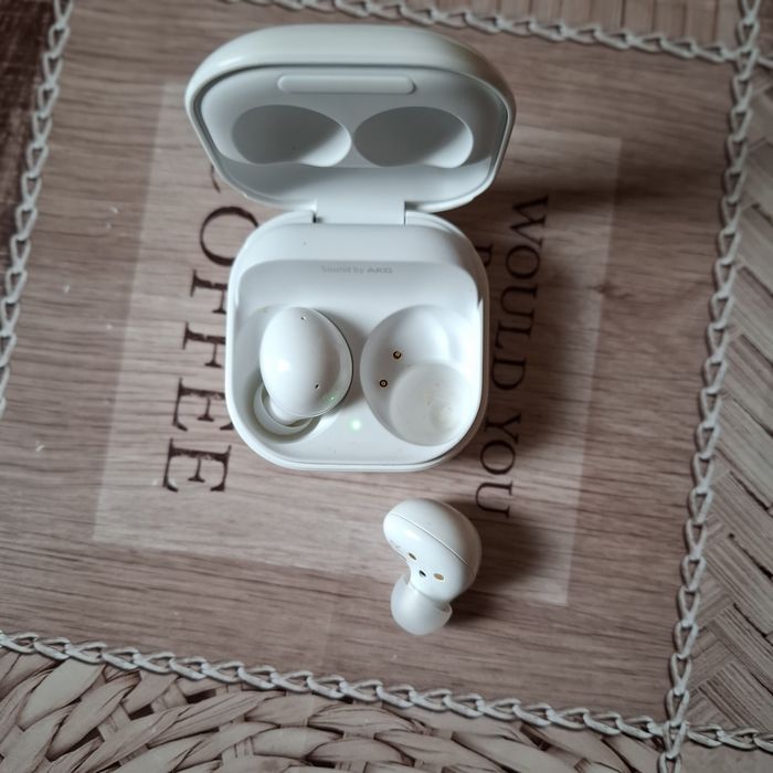 Наушники Bluetooth-гарнитура Б/У Samsung Galaxy Buds FE SM-R400