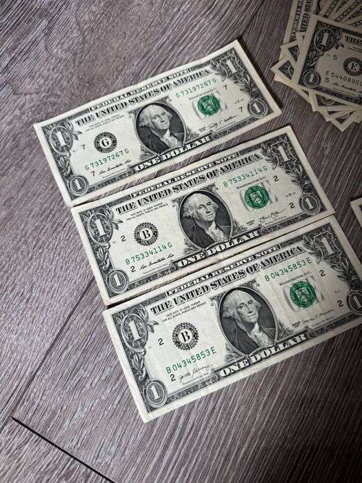 Банкнота один доллар оригинал настоящая