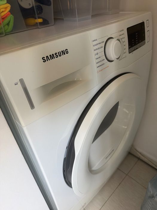 Máquina secar roupa
