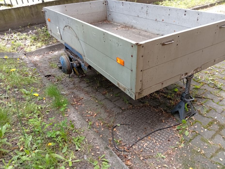 Burty aluminiowe z podłogą