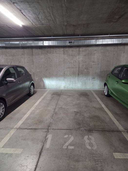Sprzedam Miejsce Parkingowe Magazynowa
