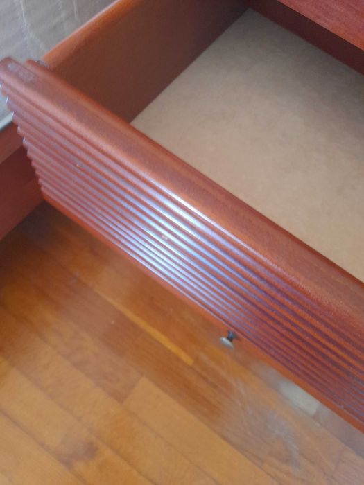 Mesas de cabeceira em cerejeira