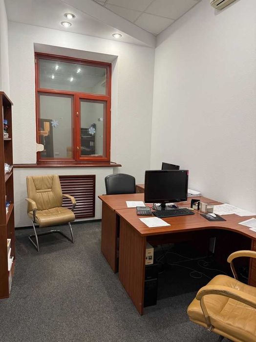 Продаж офісного приміщення 166 кв.м, вул. Гончара, 55 (Золоті Ворота)