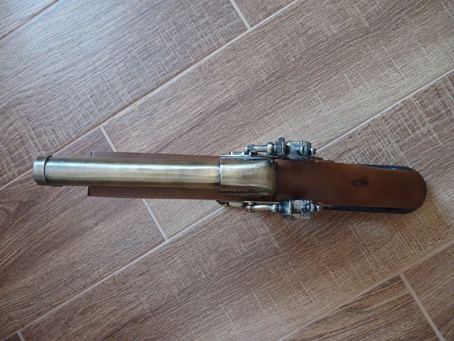 Сувенірна запальничка-мушкет