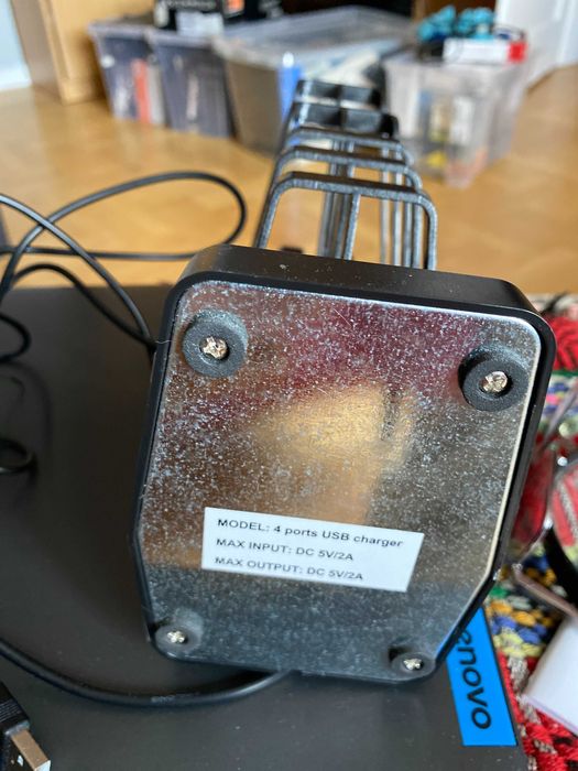 Stacja ładująca  pady do konsoli z 4 portami USB rok gwarancji