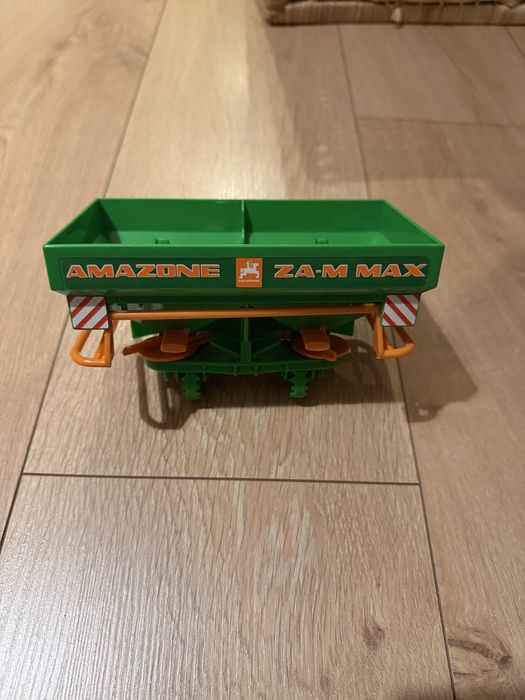 Rozsiewacz nawozów Amazone Bruder 02327