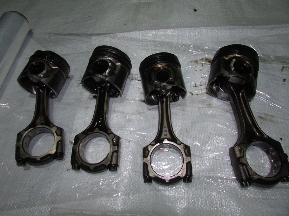 Поршень шатун Т-25 2.0 d4d 2004 toyota avensis тойота авенсіс