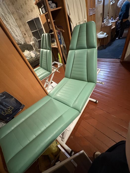 Кушетка косметологическая / медицинская регулируемая