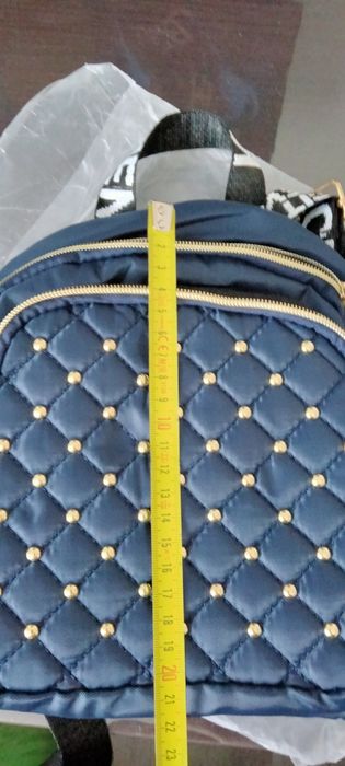 Nowy granatowy plecak