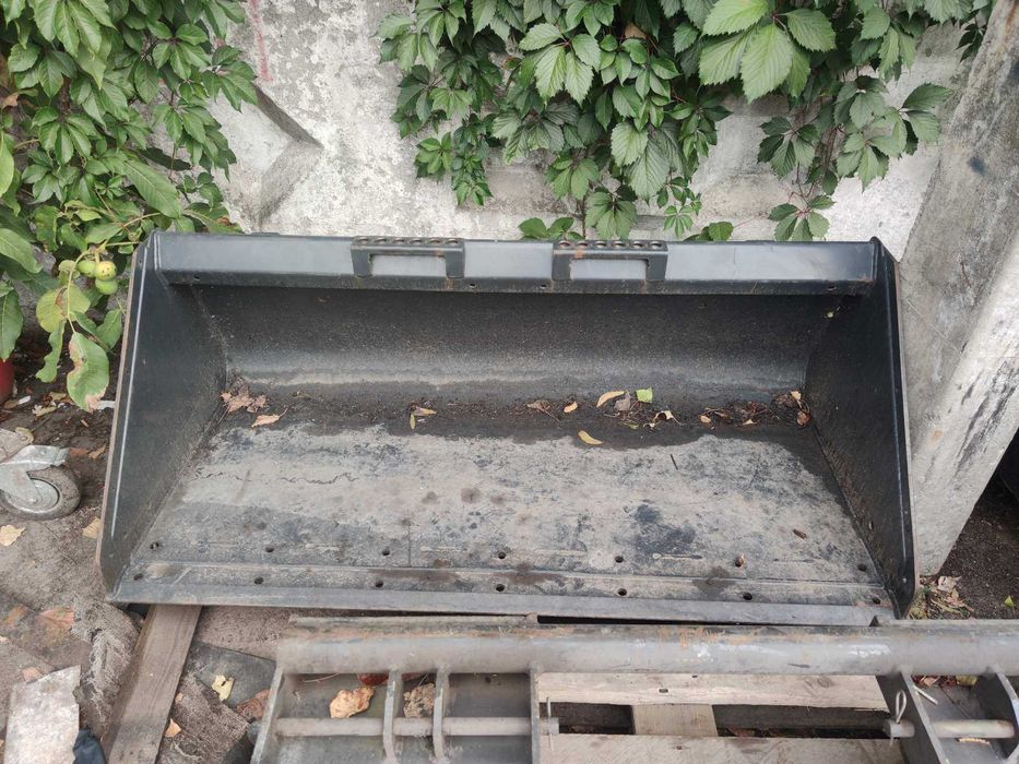 bobcat ковш швидкоз*єм щітка бункерна  бобкат бобкет щетка