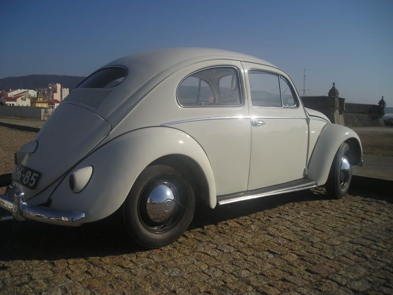 Aluguer de carro classico Carocha e Boca de sapo