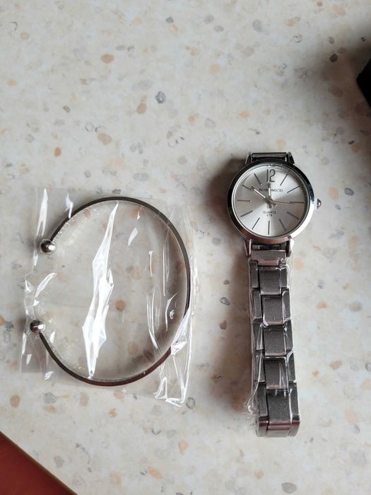 Zegarek z bransoletka, zestaw