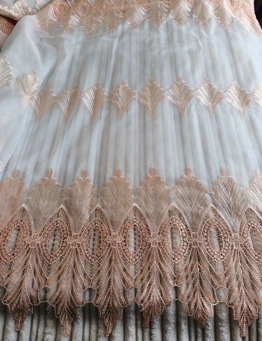 Тюль вишита, ширина 5.50 м.
