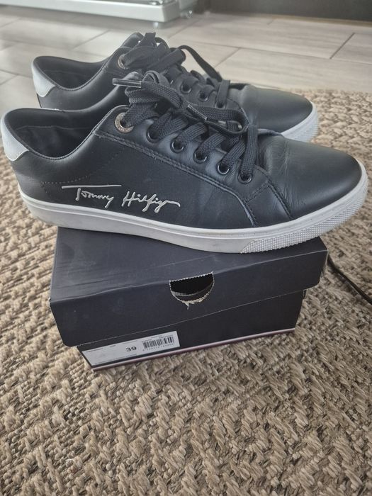 Tommy Hilfiger 39