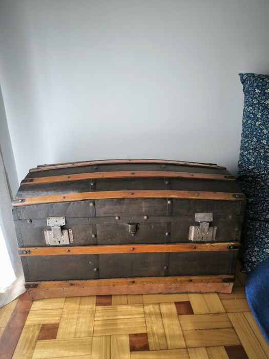 Baú vintage madeira escurecida