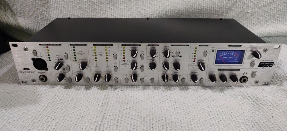 Focusrite Platinum VoiceMaster Pro (pre-amp)