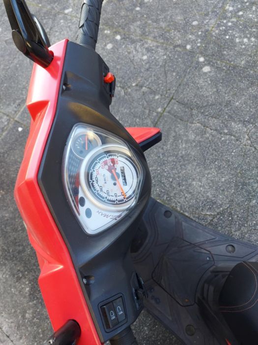 Scooter Kenos Valleta 50