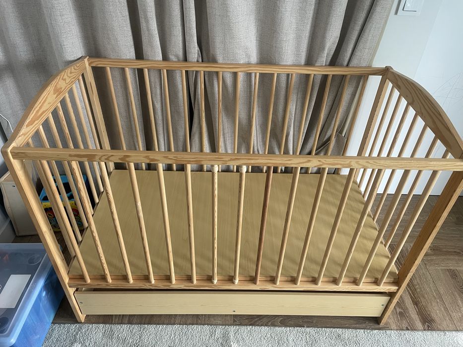 Łóżeczko drewniane z szuflada 120x60