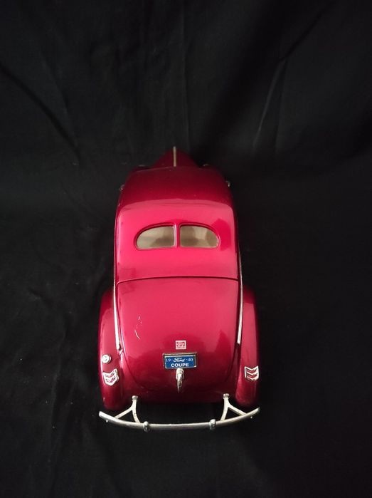 Miniatura escala 1:18 Ford 1940