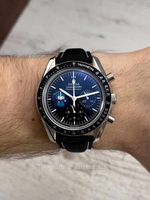 Годинник Omega Speedmaster Dark Dial Snoopy Edition Омега