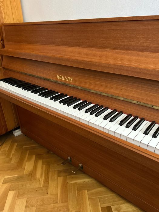 Pianino Hellas – po przeglądzie i strojeniu, w pełni sprawne