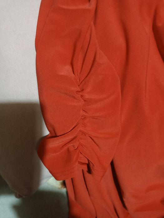 Sukienka wieczorowa czerwona r. 46