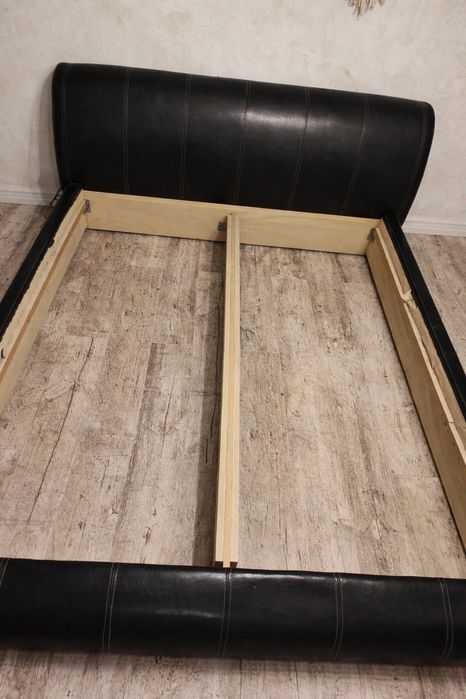 Łóżko 160x200  skórzane