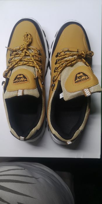 Sapatilha de caminhada( tamanho 45)NOVOS!!!