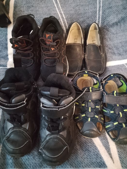 Віддам безкоштовно дитяче взуття 27 розміру