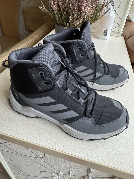Зимові черевики Adidas розім 38 2/3 устілка 24.5 см