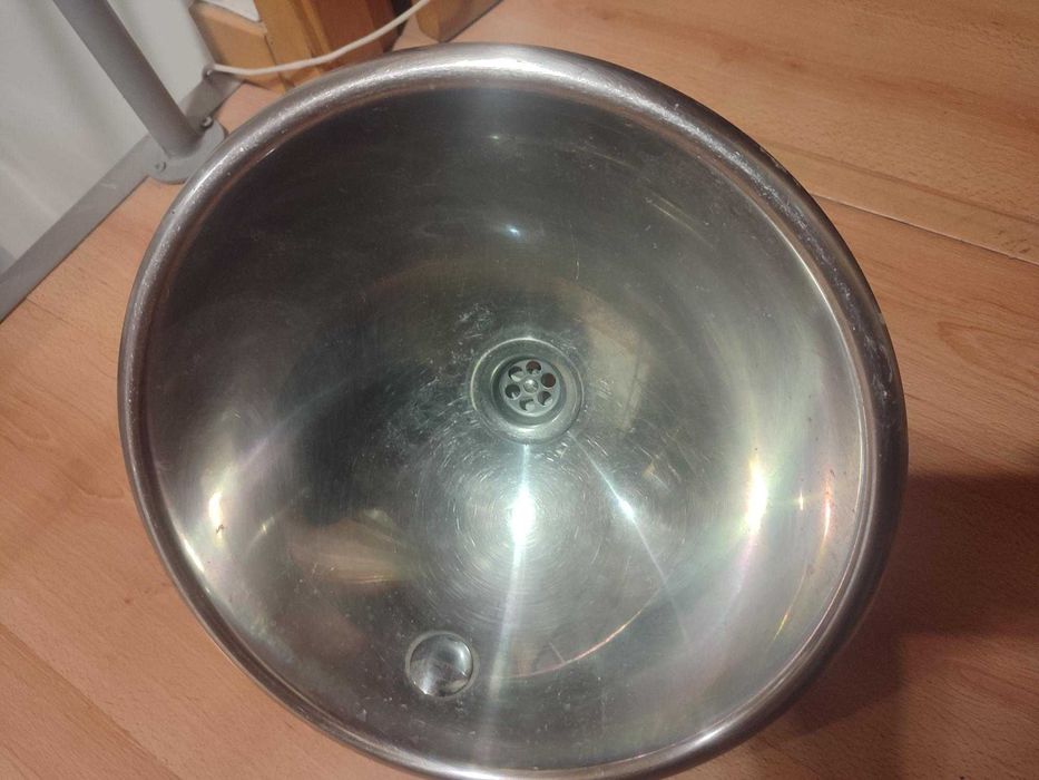 Lavatório em  inox