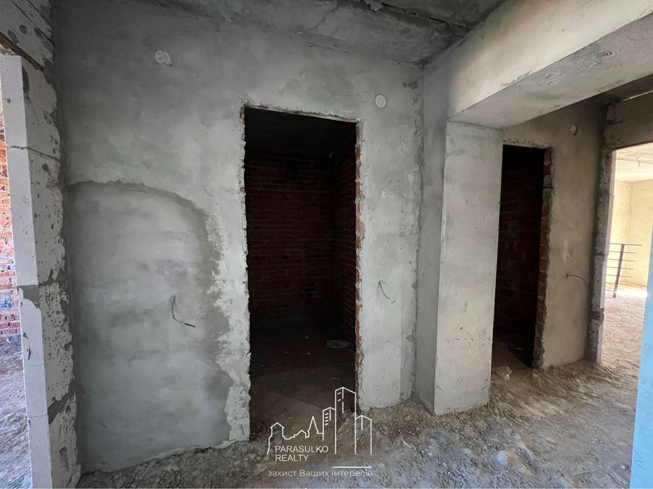 Продам 2-х кімнатну квартиру в новому будинку! Центр міста!