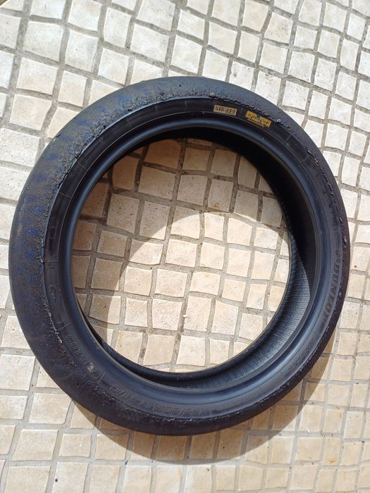 Pneu para circuito