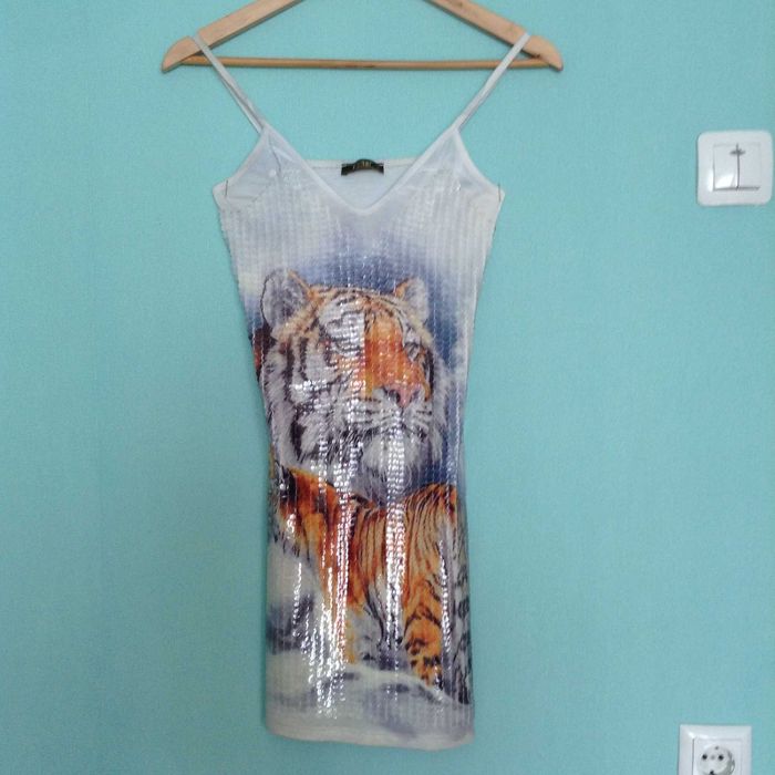 Платье с рисунок  тигра (блёсточки, пайетки), Турция, размер 44