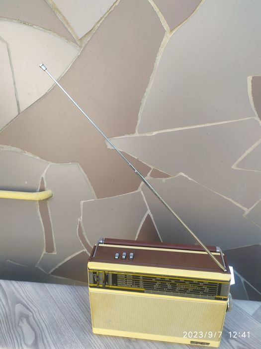 Приемник радиовещательный VEF