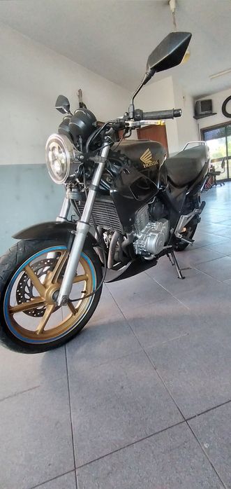 Scooter SH 300cc ,/Outra Honda CB 500c.c/Piaggio 300cc  em Porto .