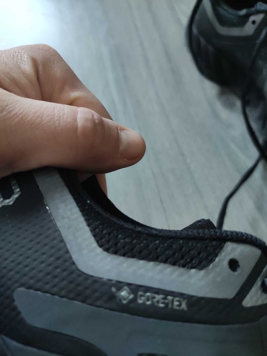 Чоловічі кросівки Mizuno Gore-Tex