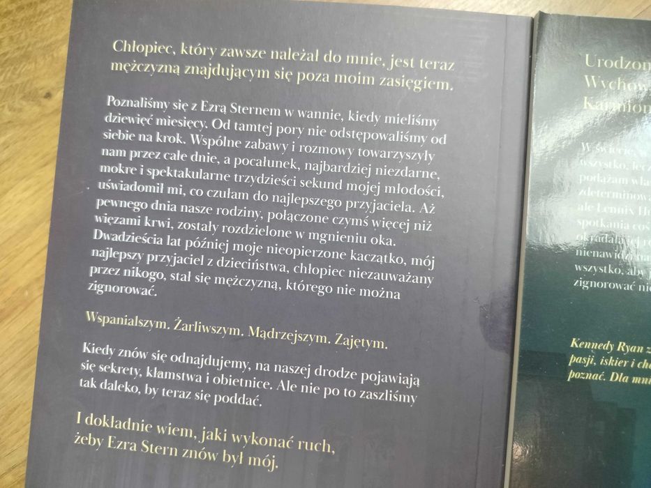 Twórczyni królów,Zbuntowany król,Ruch królowej Kennedy Ryan